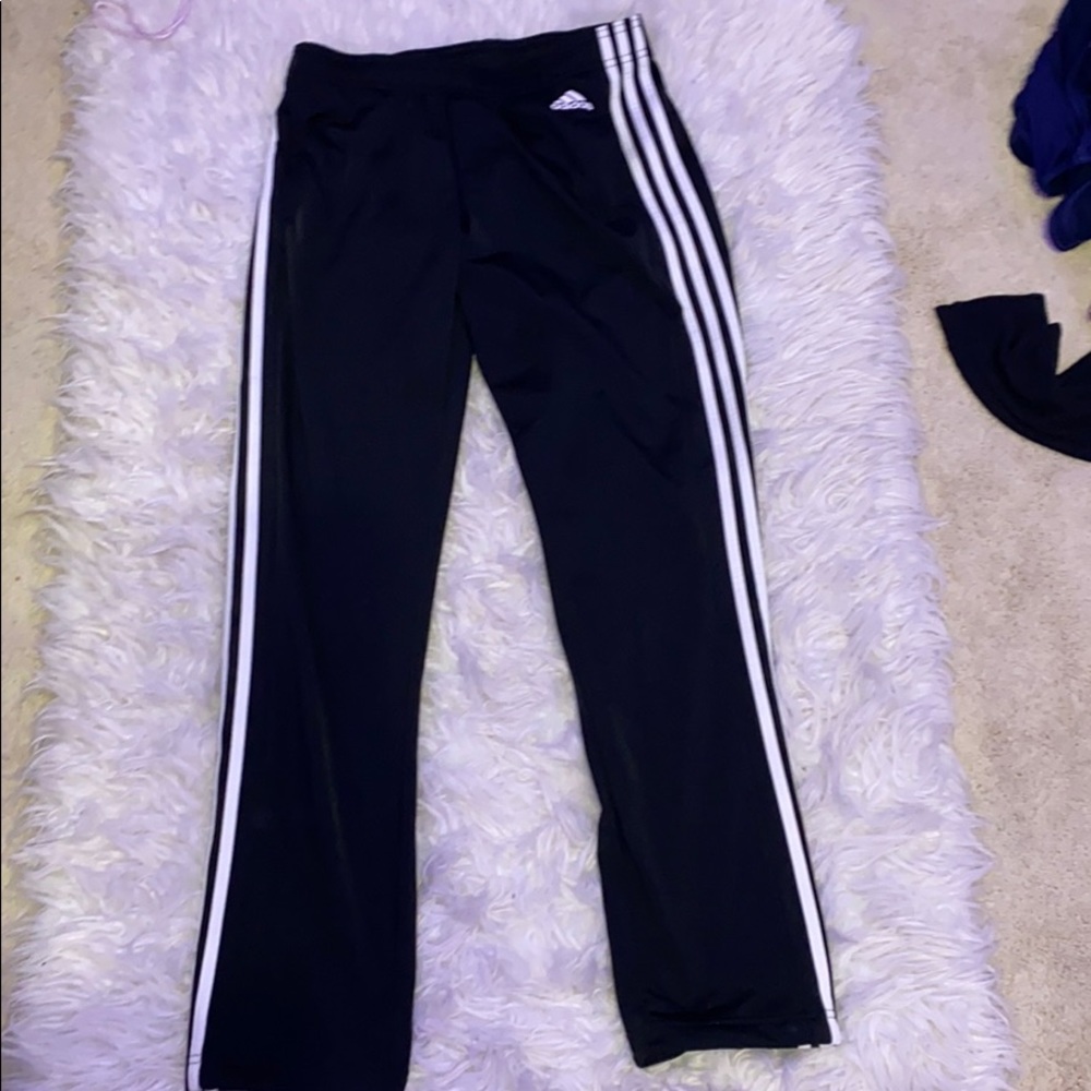 ✨adidas joggers✨